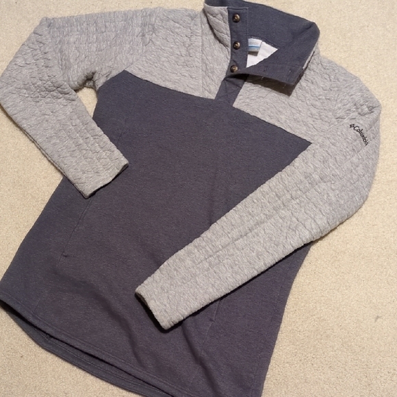 Columbia Tops - Columbia Gray and Cream Quilted Pullover - Medium